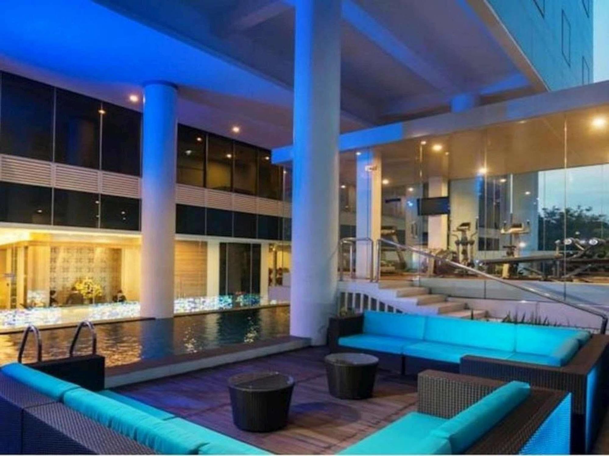 Blue Sky Hotel Petamburan Jakarta Exterior foto